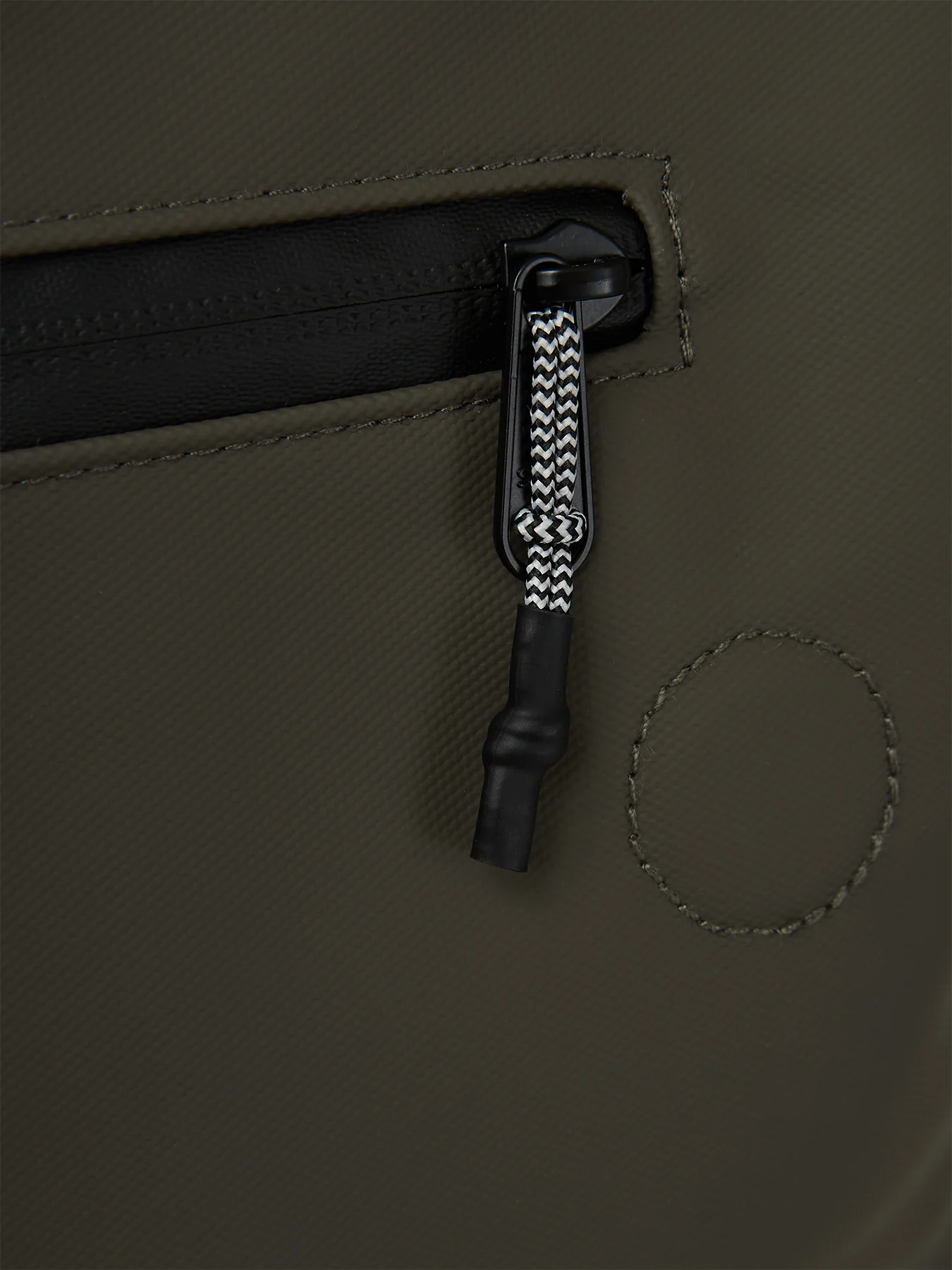 Ela Mo™ Daypack Rucksack | Coated Edition Olive - Image 6