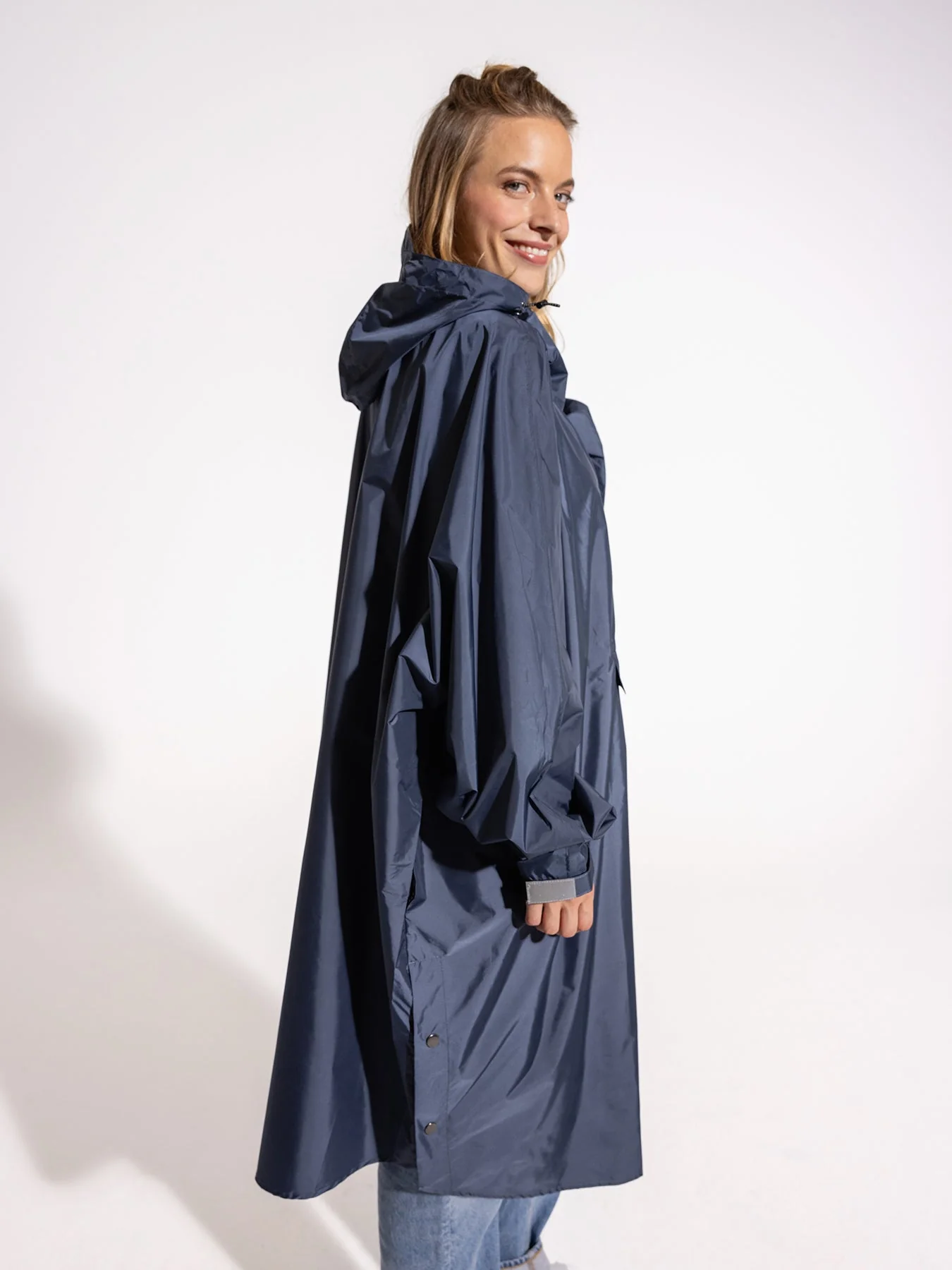 Ela Mo™ Regenponcho | Navy - Image 4