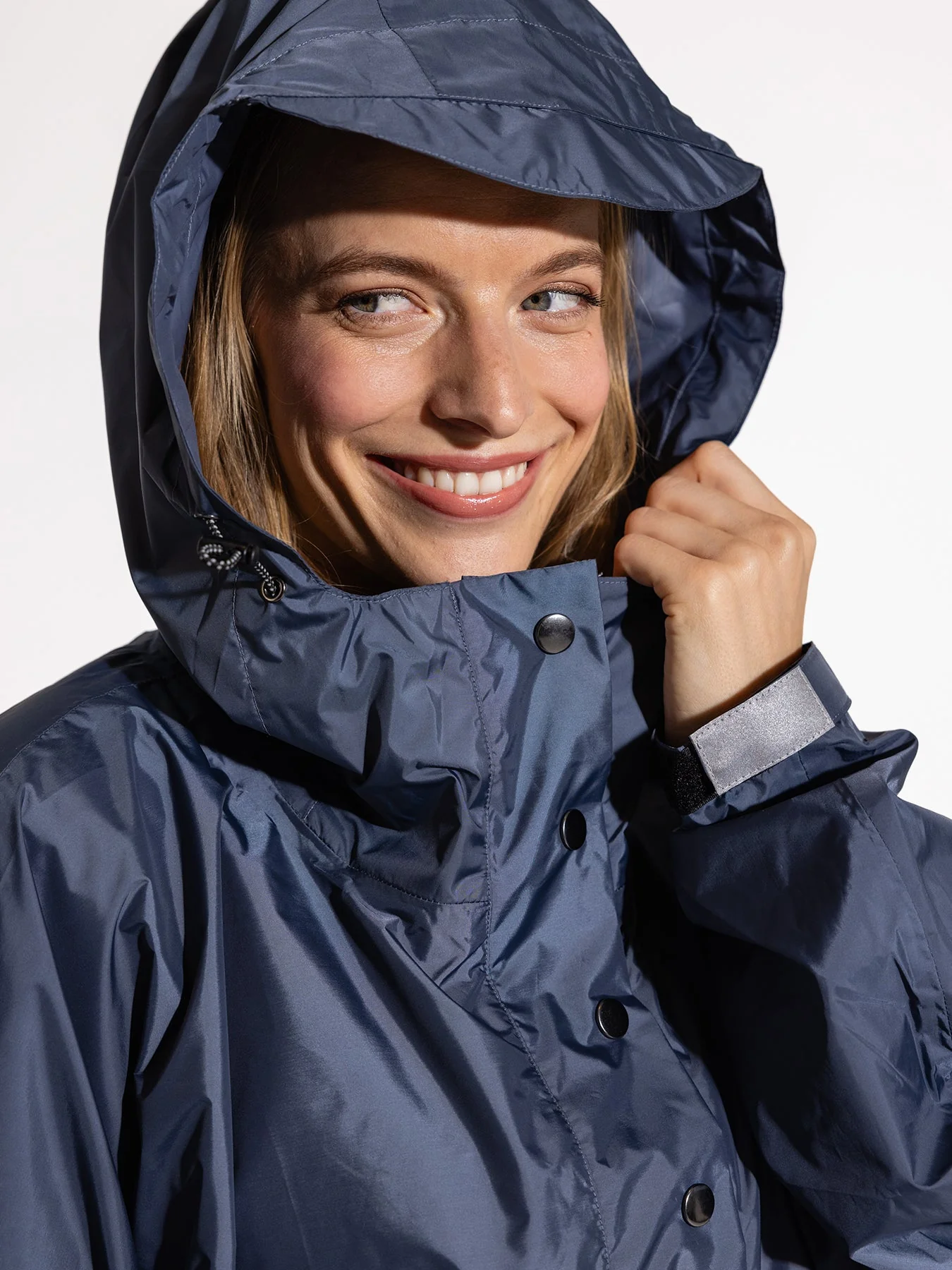 Ela Mo™ Regenponcho | Navy - Image 9